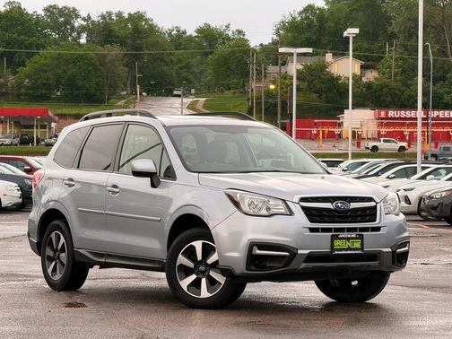 Dark Gray Metallic 2017 Subaru Forester 2.5i Premium