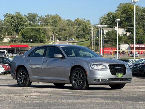 2016 Chrysler 300 S