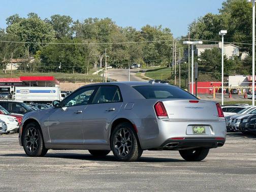 2016 Chrysler 300 S