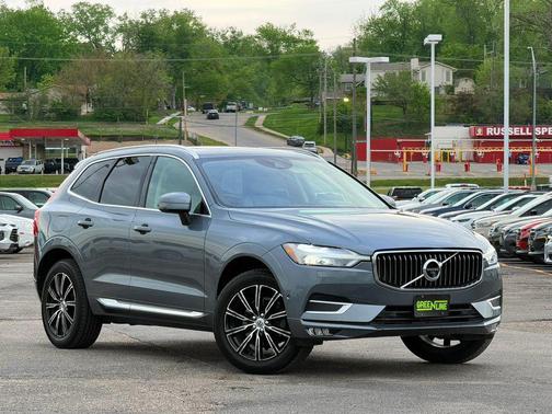 Gray 2018 Volvo XC60 T5 Inscription