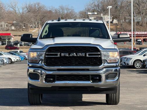 2020 RAM 2500 Tradesman Crew Cab 4x4 6'4' Box