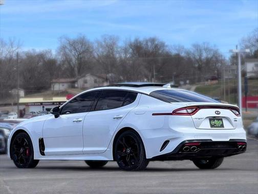 2018 Kia Stinger GT1