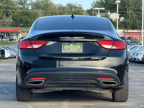 2015 Chrysler 200 S