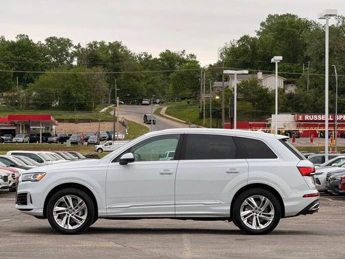 Glacier White Metallic 2020 Audi Q7 55 Premium