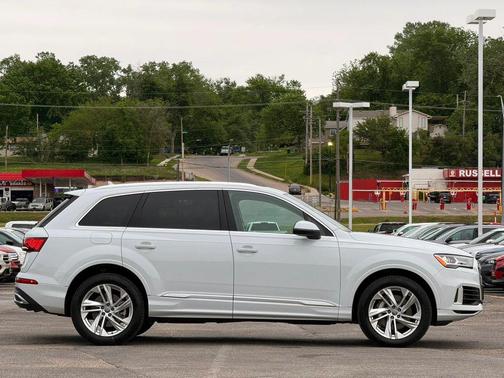 Glacier White Metallic 2020 Audi Q7 55 Premium