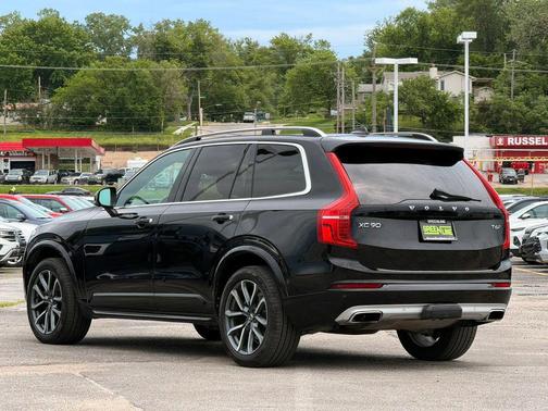 Onyx Black Metallic 2018 Volvo XC90 T6 Momentum