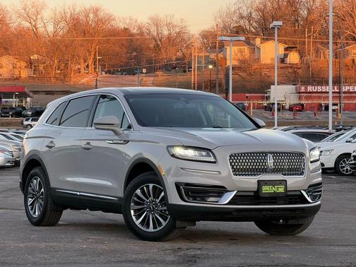 2019 Lincoln Nautilus Select