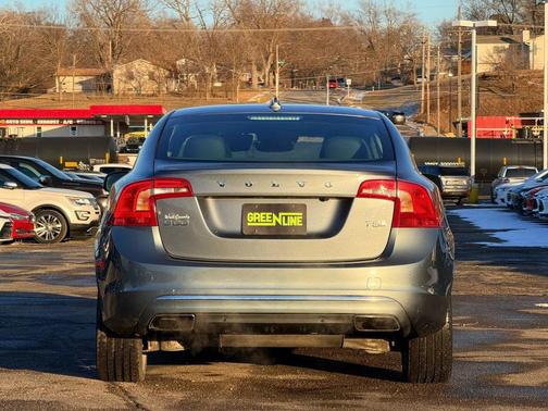 2017 Volvo S60 Inscription T5 Platinum