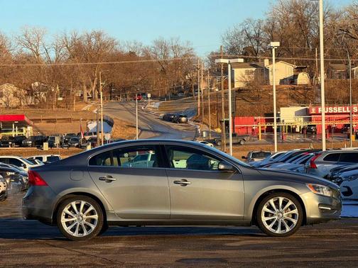 2017 Volvo S60 Inscription T5 Platinum