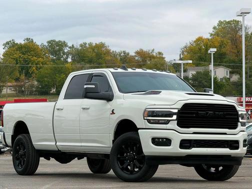 2024 RAM 3500 Laramie Crew Cab 4x4 8' Box
