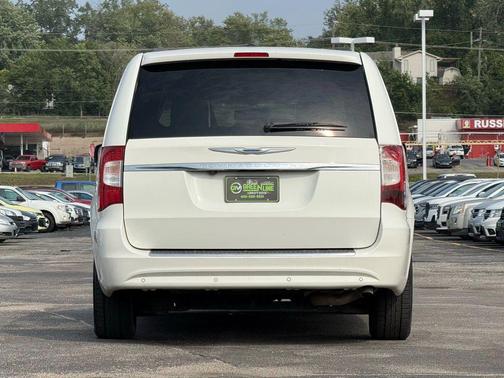 2013 Chrysler Town & Country Touring-L