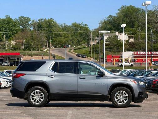 Satin Steel Metallic 2021 Chevrolet Traverse LS