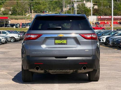 Satin Steel Metallic 2021 Chevrolet Traverse LS
