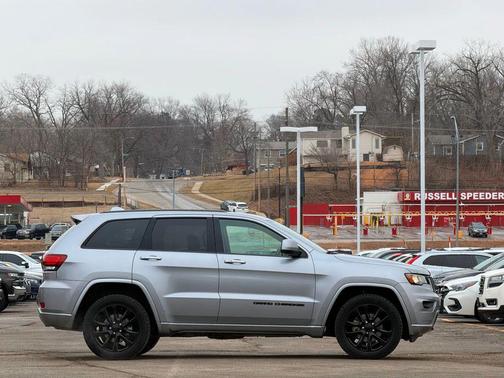 2020 Jeep Grand Cherokee Altitude