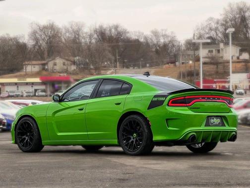 2017 Dodge Charger SE