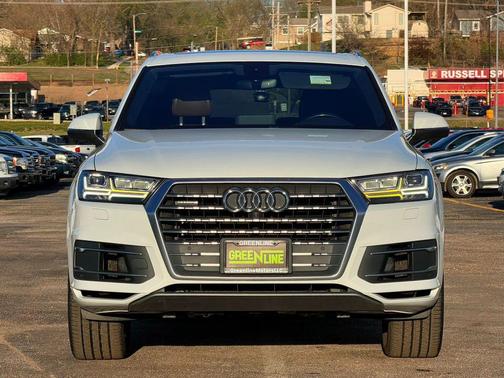 Glacier White Metallic 2017 Audi Q7 3.0T Premium