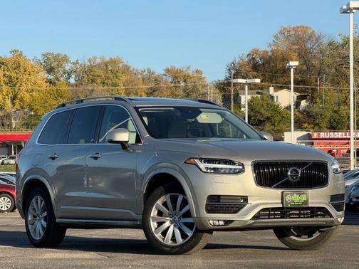 2016 Volvo XC90 T6 Momentum