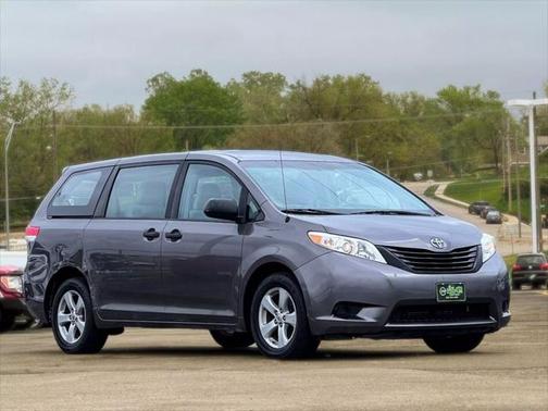 2011 Toyota Sienna LE