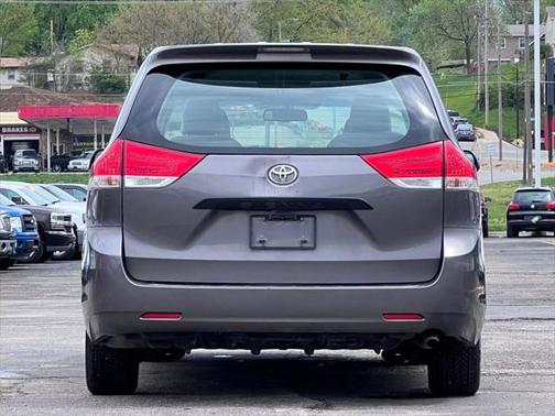 2011 Toyota Sienna LE