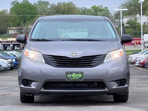 2011 Toyota Sienna LE