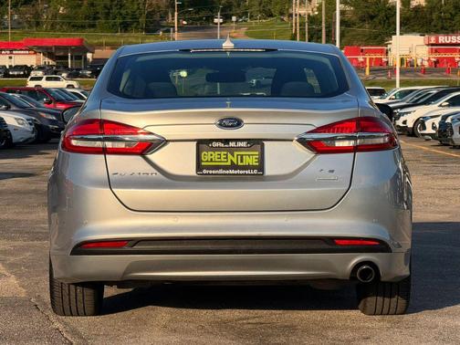 Ingot Silver Metallic 2019 Ford Fusion SE