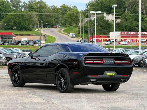 Pitch Black Clearcoat 2019 Dodge Challenger SXT