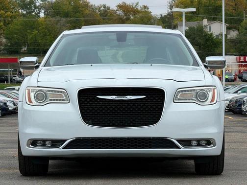 2020 Chrysler 300 Limited