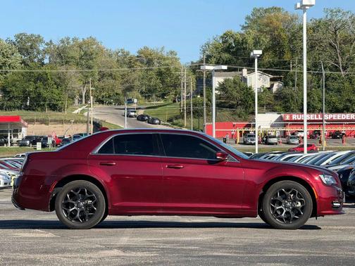 2021 Chrysler 300 Touring