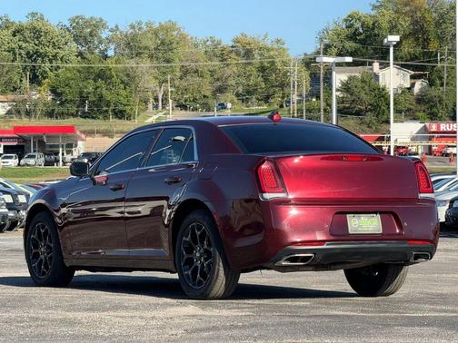 2021 Chrysler 300 Touring