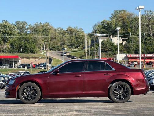 2021 Chrysler 300 Touring