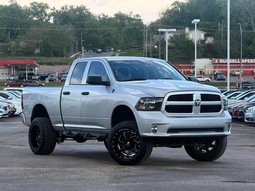 Bright Silver Metallic Clearcoat 2017 RAM 1500 Express