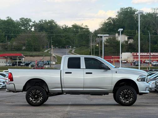 Bright Silver Metallic Clearcoat 2017 RAM 1500 Express