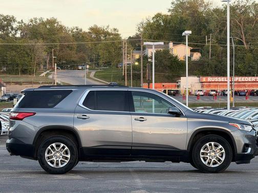 2020 Chevrolet Traverse LT Cloth
