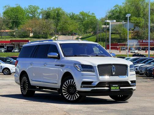 White Platinum Metallic Tri-Coat 2019 Lincoln Navigator L Black Label