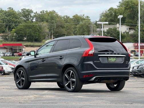 2015 Volvo XC60 T6 R-Design Platinum