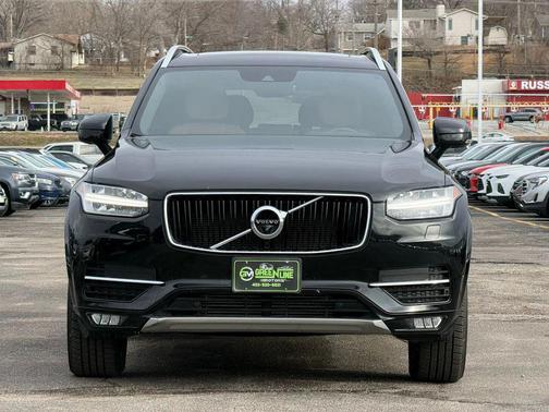 2018 Volvo XC90 T6 Momentum