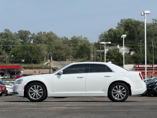 2017 Chrysler 300 Limited