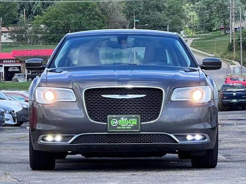 2015 Chrysler 300 Limited