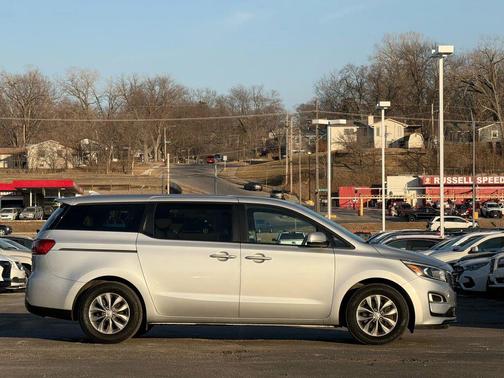 2020 Kia Sedona LX