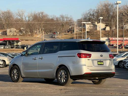 2020 Kia Sedona LX