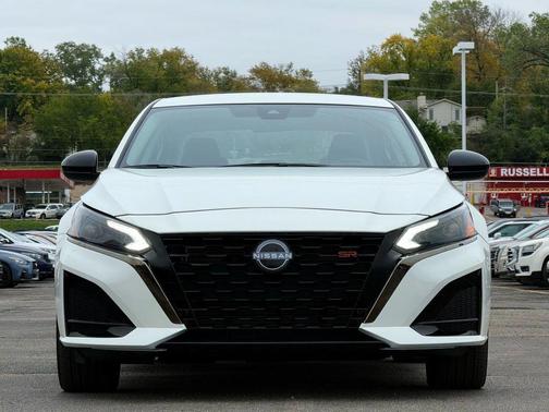 2025 Nissan Altima SR FWD