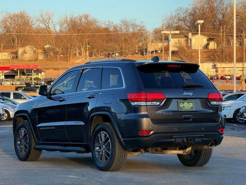 2018 Jeep Grand Cherokee Laredo E