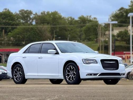 2016 Chrysler 300 S