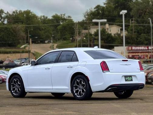 2016 Chrysler 300 S