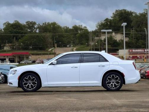 2016 Chrysler 300 S