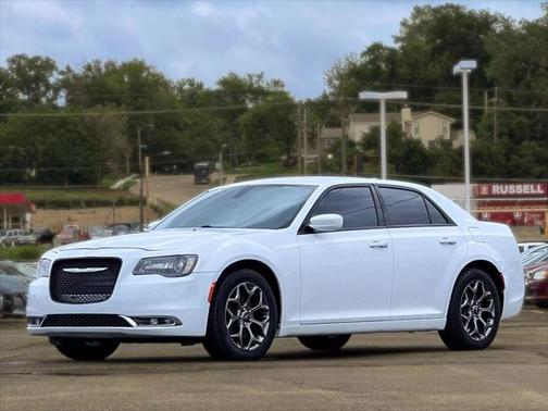 2016 Chrysler 300 S