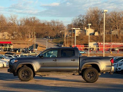 2022 Toyota Tacoma SR5