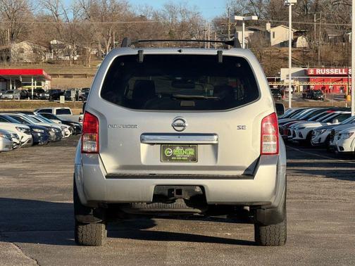 2010 Nissan Pathfinder SE
