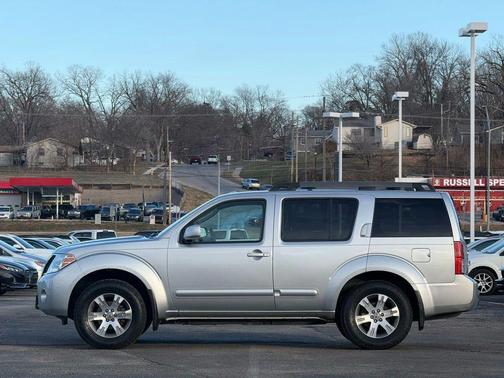 2010 Nissan Pathfinder SE