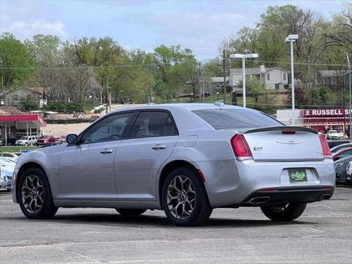 2016 Chrysler 300 S